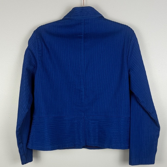 Chico's Royal Blue Classic Elegant Pin Tuck Hidden Button Blazer Jacket Size 1 - Picture 12 of 13